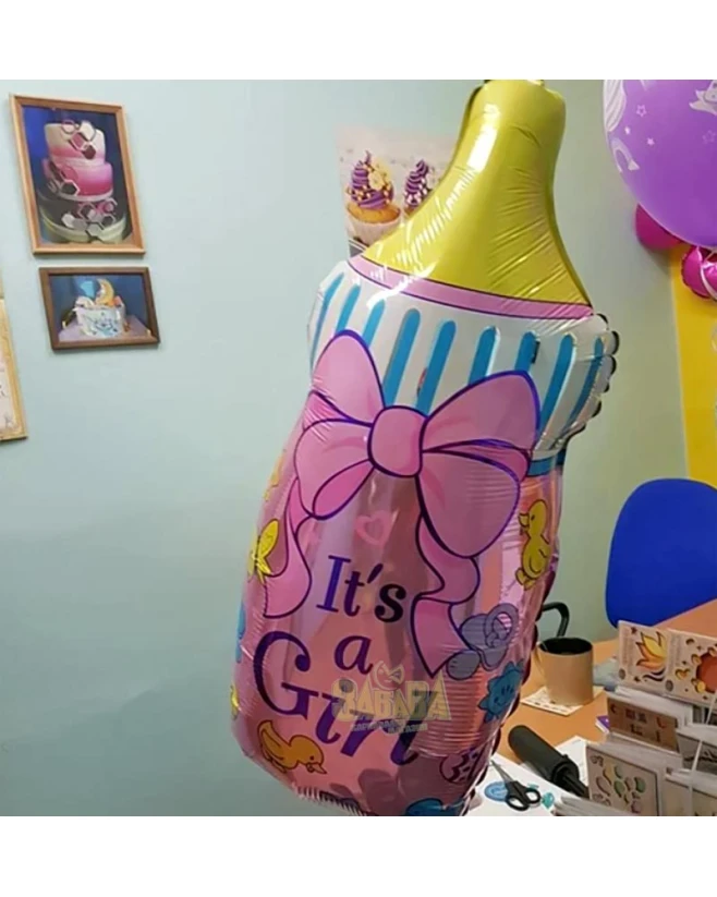 Фолиев балон шише с биберона и надпис It`s a girl