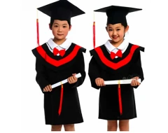 Комплект за завършване на детска градина – тоги, шапки и украса