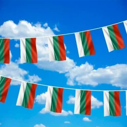 Гирлянд с националния флаг на България