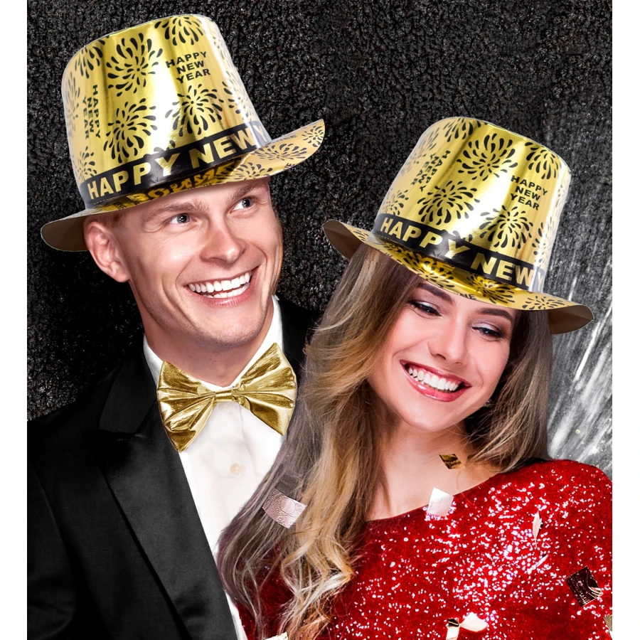 Златна шапка с надпис Happy New Year